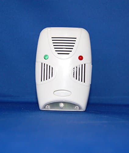 Riddex Quad With Electromagnetic Waves - Get Rid of Bugs, Roaches and Pests. NO chemicals, NO poison. NO Traps. Pet-Safe. Child-Safe.