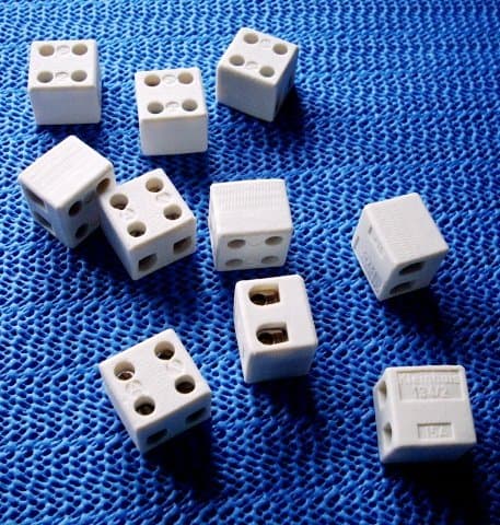 TERMINAL STRIP PORCELAIN 15A 2W (10)