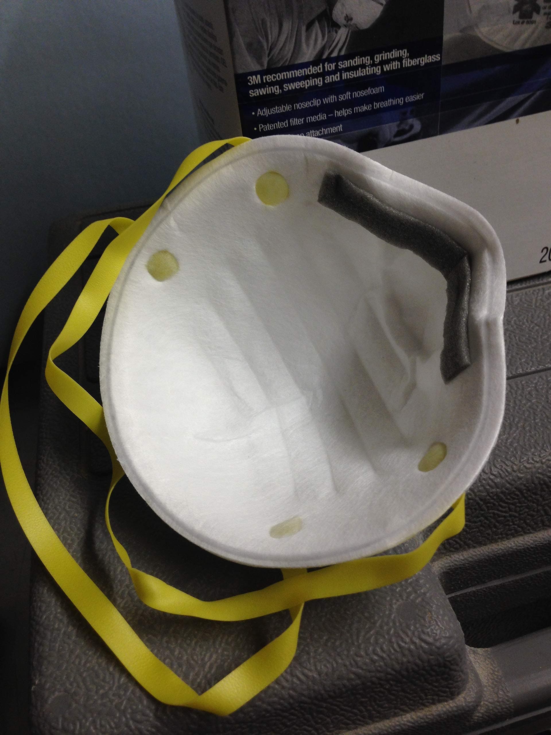 3M Particulate Respirator N95 8210-20 Pack