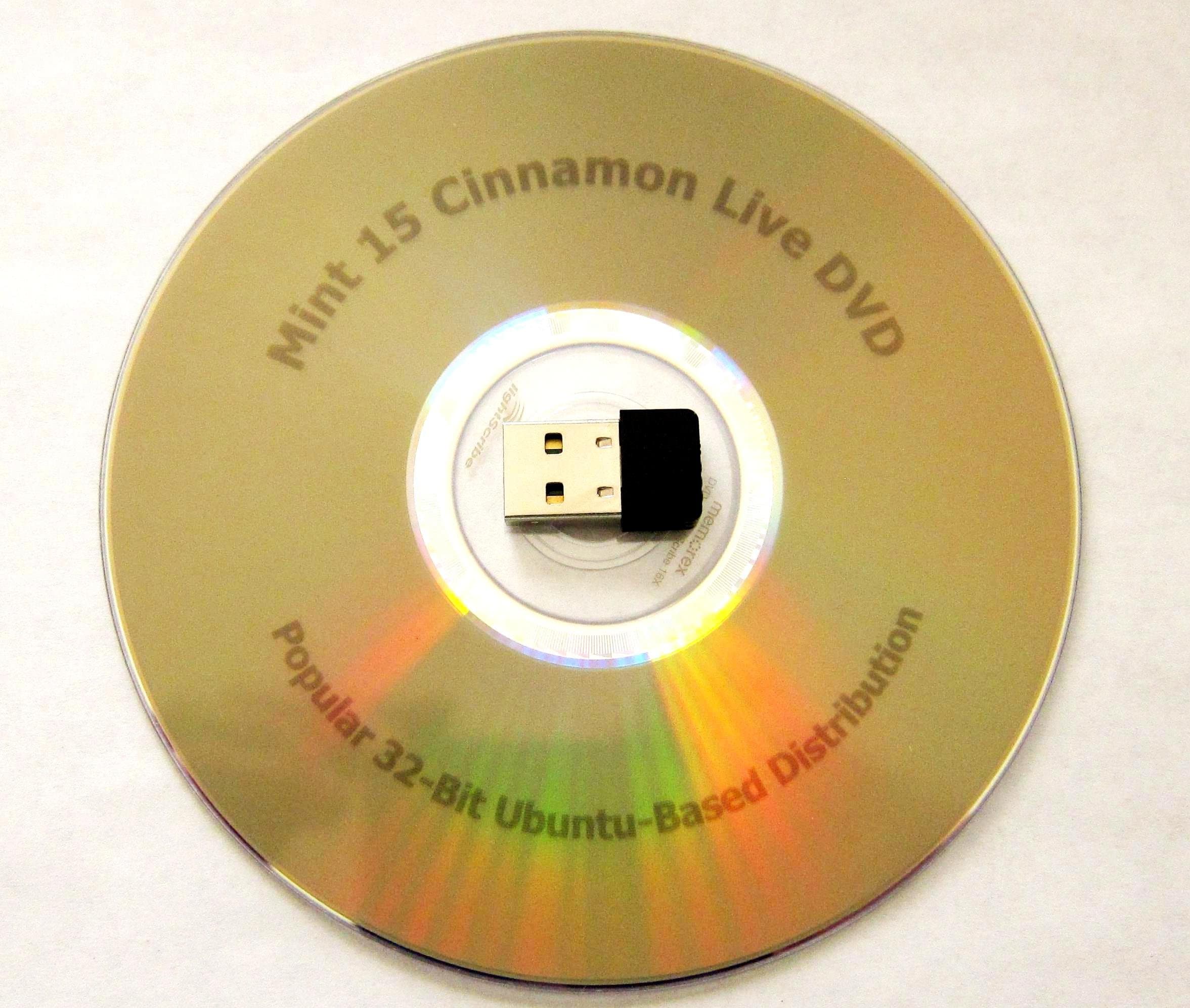 Linux Mint 15 Live DVD + WiFi 802.11n 150Mbps USB Adapter