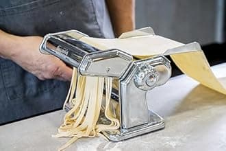 Imperia IPasta Classic Line. Pasta Machine 100% Made in Italy. Fresh pasta machine in steel. Manual roller with crank. Creates dough sheets for Lasagne, Tagliolini, Fettuccine. (End of line)