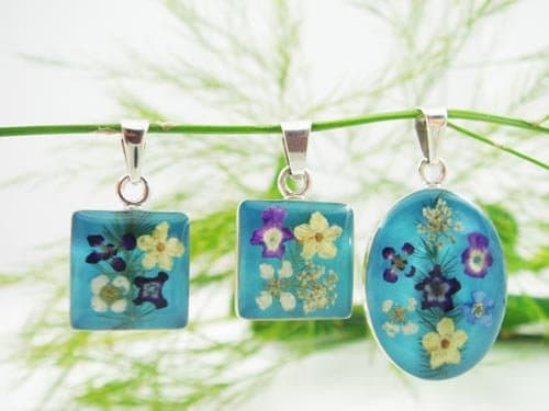Pressed Multi Real Dried Flower Rasin Pendant Head turquoise Blue background Sterling Silver .925