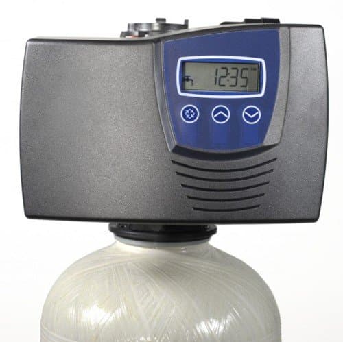 Metered water softener with 1.25" Fleck 7000 control, 48,000 grain capacity with by-pass valve