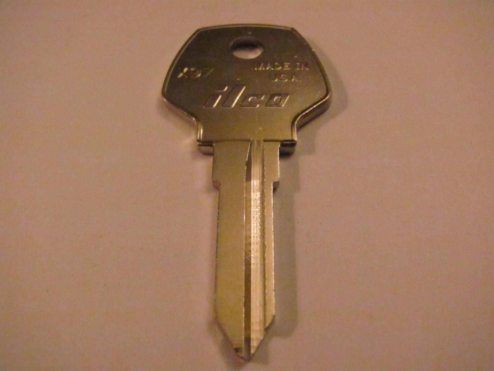 Compatible With Harley Davidson Motorcycle Ilco Nickel Plated Double Sided Key Blank - (Ilco - X97 / Silca - HY7)