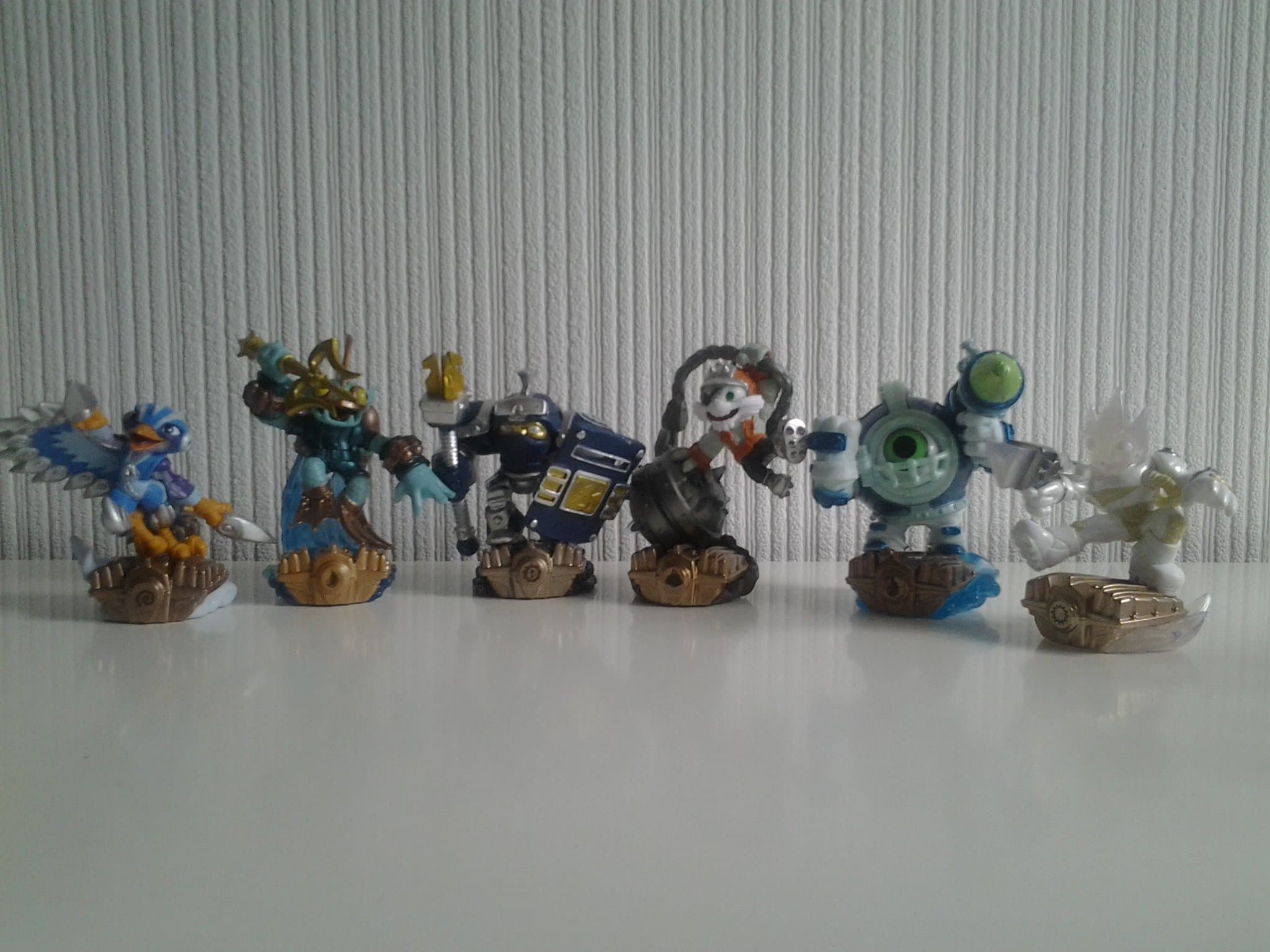 Skylanders Superchargers Figure Bundle - Astroblast / Gill Grunt / Dive-Clops / High Volt / Smash Hit / Stormblade - (PS4/Xbox One/Xbox 360/Nintendo Wii/Nintendo Wii U/Nintendo 3DS)