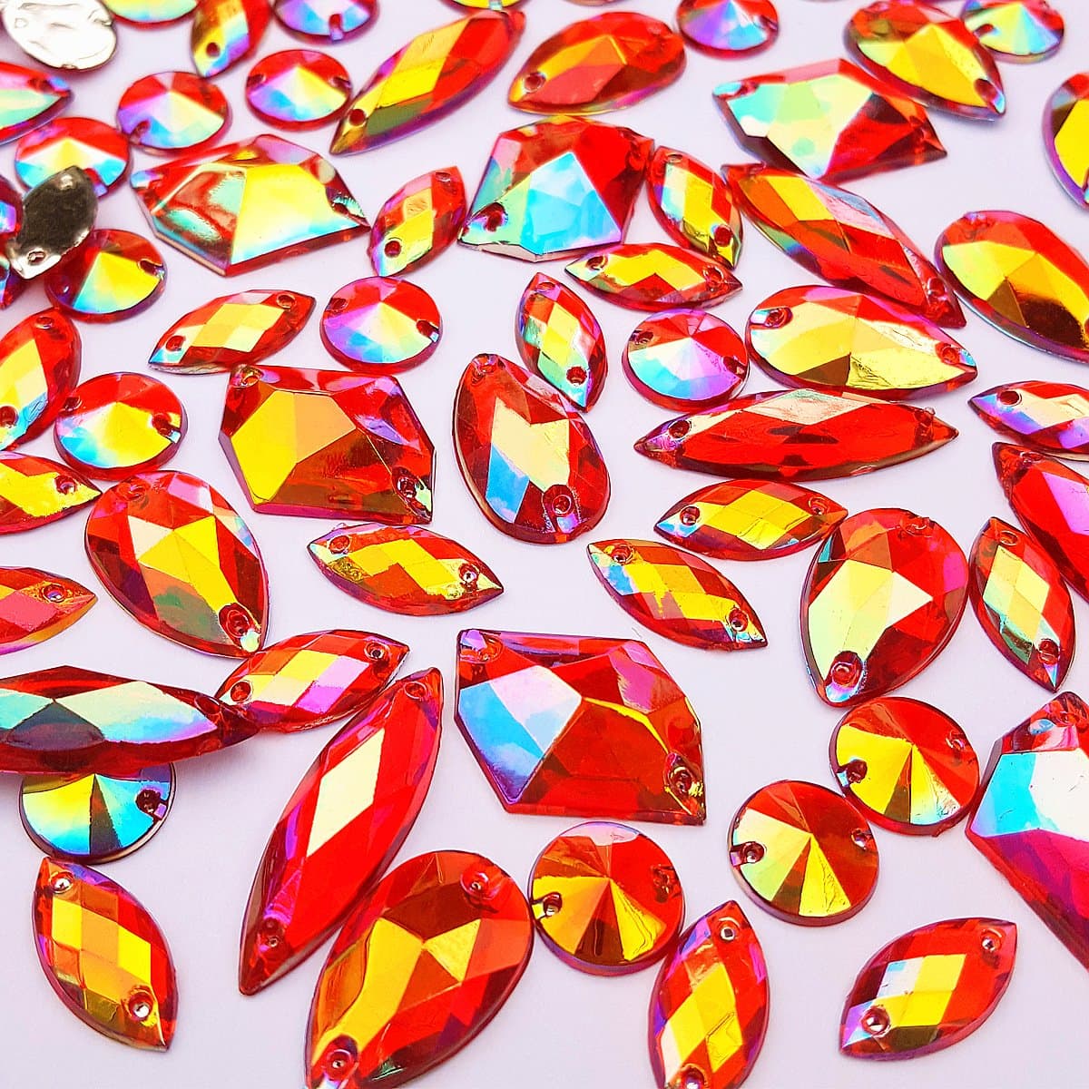 100pcs Sparkly Mix Shape Red AB Color Clear Sew On Acrylic Rhinestones Flatback Stones Sewing for Clothing Wedding Dress Decorations