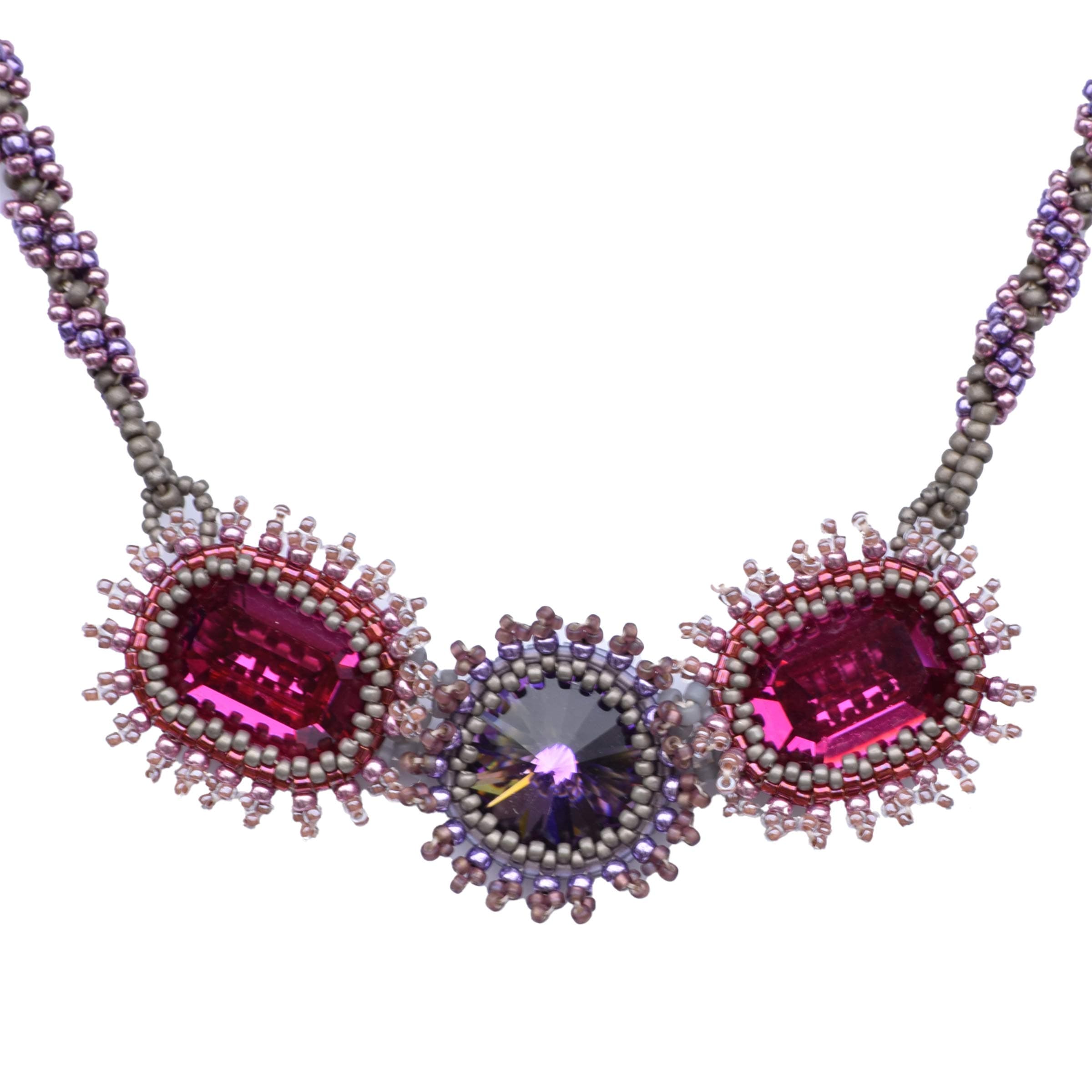 Attention-grabbing Necklace with Chrystal Triad